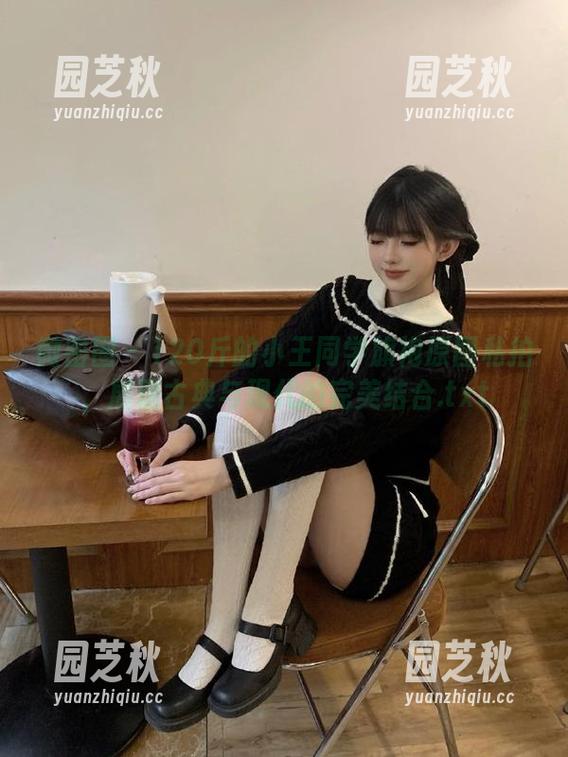 微密圈 - 120斤的小王同学旗袍原图私拍，展现古典与现代的完美结合.txt