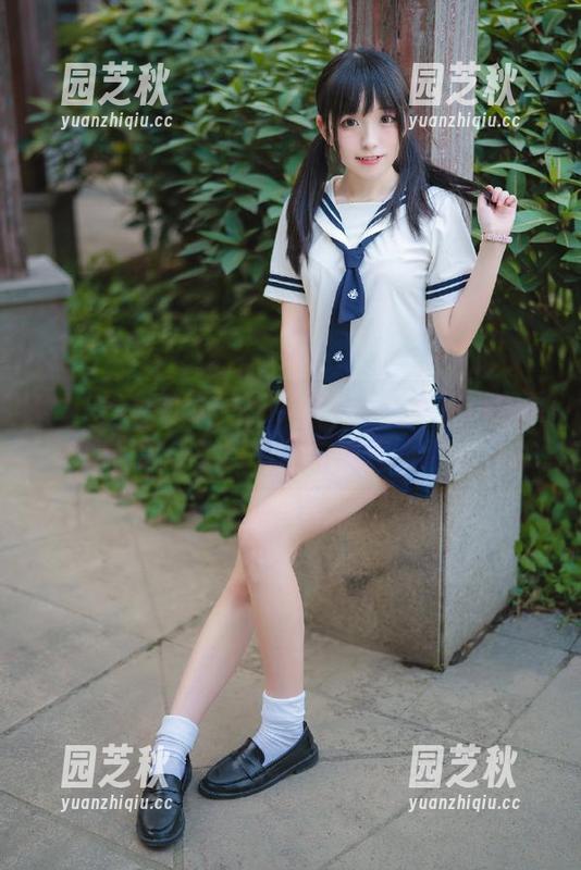 Candy网红馆 - 孙梦瑶V旗袍写真：观看她如何完美诠释传统与现代的结合.txt