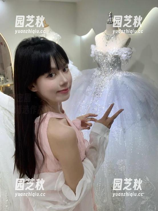 微密圈 - 泳装故事的细腻呈现：Cool文茜精选作品集，重拾夏日的轻盈瞬间.txt