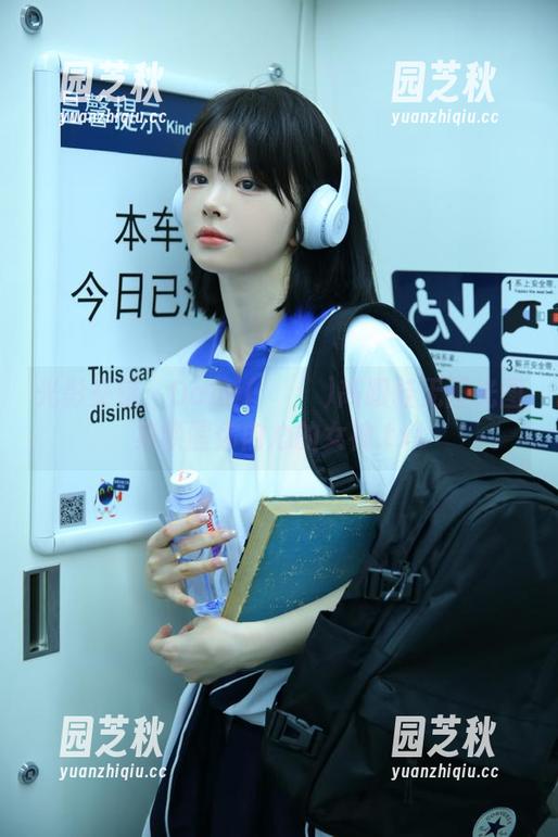 光影交错：Dami(퀸다미)高跟鞋无圣光图集唤醒你内心的女神.txt