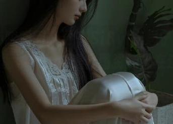 Feilin嗲囡囡 – 分享SiByl李思宁银发芭比的美丽瞬间，绝美套图资源只在这里.txt