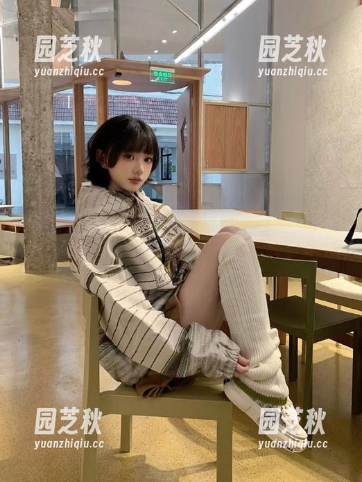 Feilin嗲囡囡 - 种田女孩新风尚，SiByl李思宁的奶牛写真图片与资源一应俱全！.txt