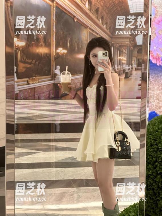 Feilin嗲囡囡 - 陈雅漫VICKY皮衣写真合集分享：感受她如何将简单的皮衣穿出不平凡的风采！.txt