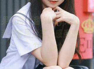GIRLT果团网 – 甜Abby无畏展现自我：裤里丝系列套图分享，感受独特的摄影魅力！.txt