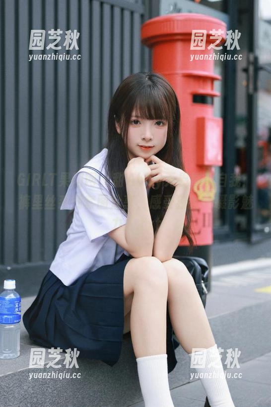 GIRLT果团网 - 甜Abby无畏展现自我：裤里丝系列套图分享，感受独特的摄影魅力！.txt