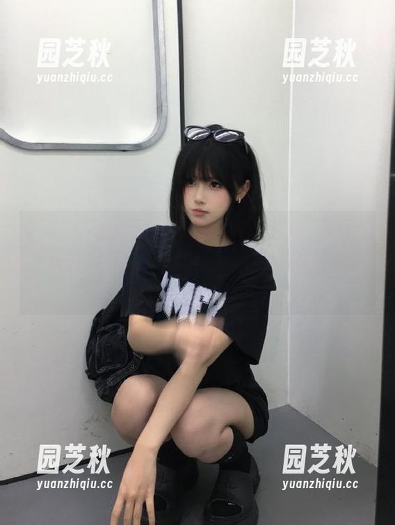 GIRLT果团网 - 解读裴希西的修女写真：一场视觉与心灵的震撼之旅，尽在专属图册中.txt