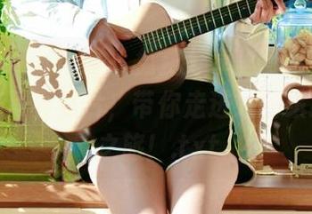 HuaYang花漾 – 免费分享李可可裤里丝的精美写真照片，带你走进她的缤纷时尚之旅！.txt