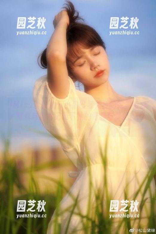 IMiss爱蜜社 - 小热巴与天台的完美结合，写真与图片记录下她的青春与梦幻！.txt