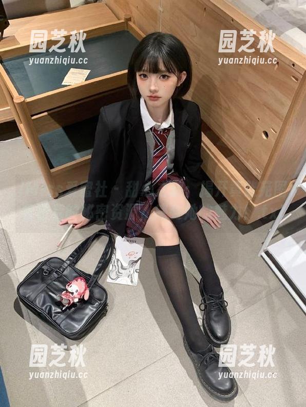 IMiss爱蜜社 - 甜心之旅：揭开黄歆苑图包背后的秘密资源，感受她的魅力！.txt