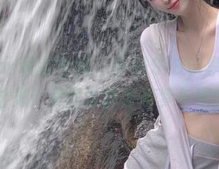 MFStar模范学院 – 学妹SiByl李思宁的写真时光：美图诠释青春梦与现实.txt