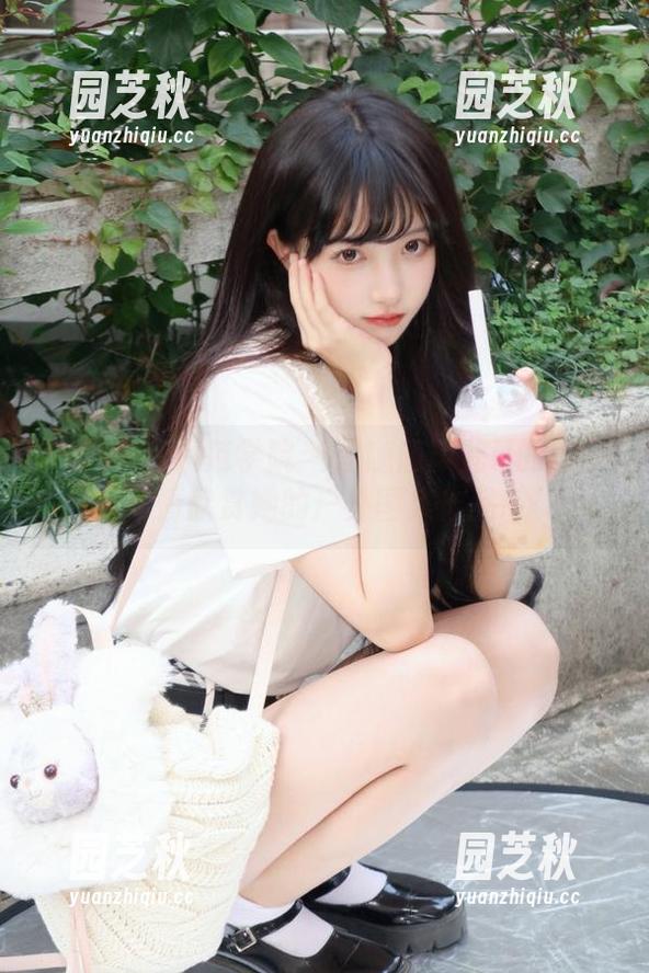 MFStar模范学院 - 追随唐琪儿il的脚步，尽情欣赏她的户外图集作品.txt