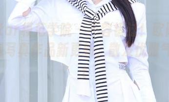 MFStar模范学院 – 不容错过！欧阳美萱的旗袍写真作品新更新，散发优雅气质.txt