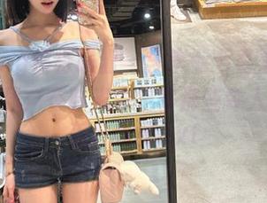 MTMeng模特联盟 – 李李七七喜喜秘书写真集下载：在时光中定格那些令人心动的美好瞬间.txt