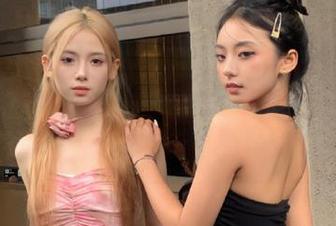 MiStar魅妍社 – FoxYini孟狐狸空姐最新图包来袭，感受空中佳人的独特魅力.txt