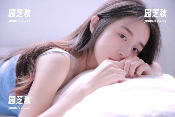 MiiTao蜜桃社 - 精选佩琦Pinky高跟鞋魅力写真，揭开女性优雅与力量的双重面纱.txt
