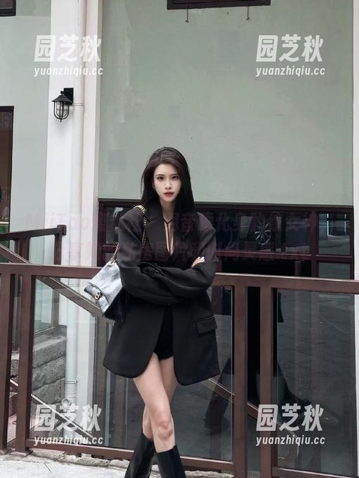 MiiTao蜜桃社 - 月音瞳化身豹纹女神，分享她的私房图片和时尚灵感.txt