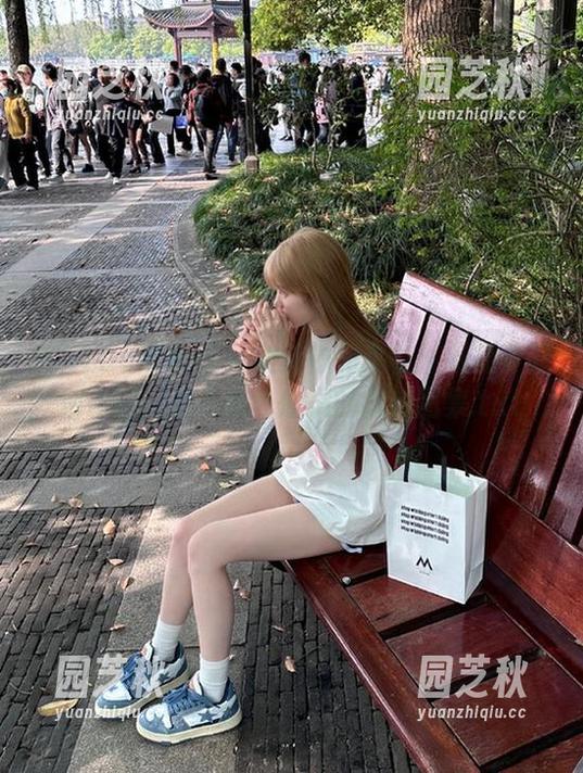 MiiTao蜜桃社 - 全新福利来临：跟随梦乃Mandy走入粉色仙境的独特图集.txt