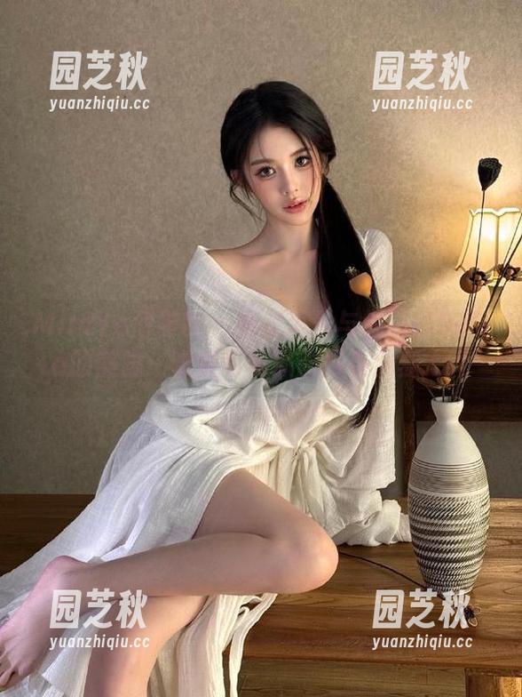 MintYe薄荷叶 - 绝美风景与佘贝拉bella的美脚：唯美写真原图尽在此刻.txt