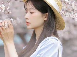QingDouKe青豆客 – 吕梦玉旗袍之美合集，精选壁纸展现多样风格.txt
