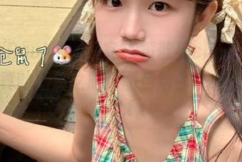 QingDouKe青豆客 – 黄歆苑chobits婚纱写真的搞笑之旅：图包给你带来欢笑神器！.txt