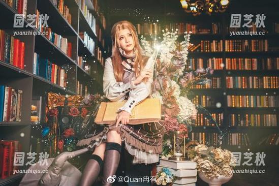 Quan冉有点饿双马尾最新写真，献上青春气息的图库精选.txt
