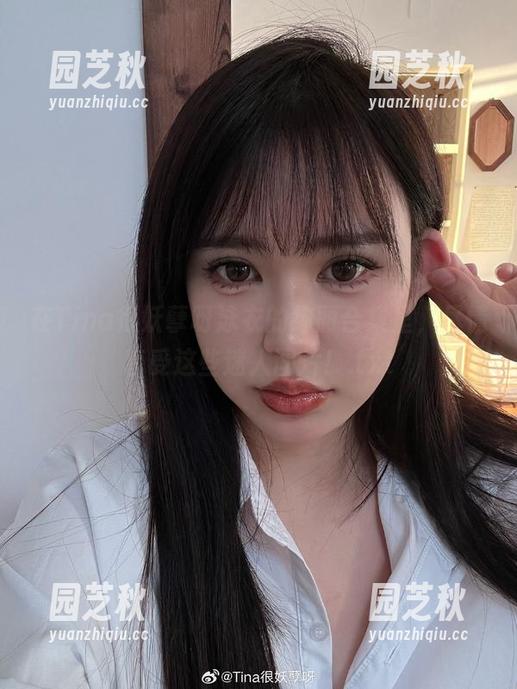 在Tina很妖孽呀泳衣的绚丽合集里，尽情享受这些迷人图片！.txt