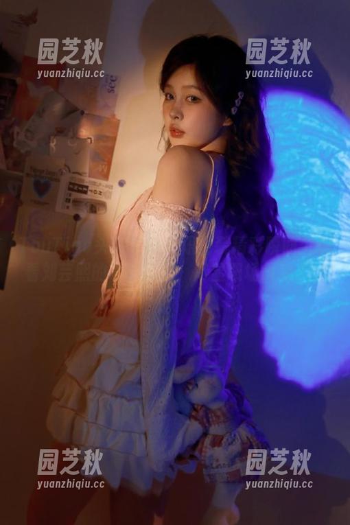 TouTiao头条女神 - 职业装精彩瞬间：观看刘芸熙的写真作品，尽显职场风采.txt