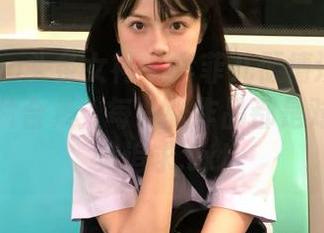 TouTiao头条女神 – 李菲儿倾情演绎美腿魅力图片合集：每一张作品都是对美的完美追求.txt