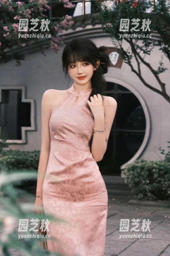TouTiao头条女神 - 职业装私拍套图，杨漫妮baby带你发现职场新时尚，一不小心就艳压全场！.txt