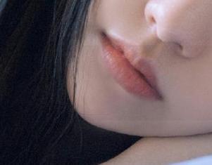 UGirls尤果网 – 棉袜里的故事：于思琪的独特摄影作品，值得收藏的图库.txt