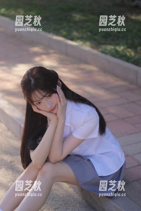 UGirls尤果网 - 在线汇聚周心情的风采：职业装写真合集，塑造经典职场形象！.txt