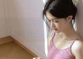 UGirls尤果网 – 筱慧的私拍图集：展现她蜕变旅程的自拍魅力.txt