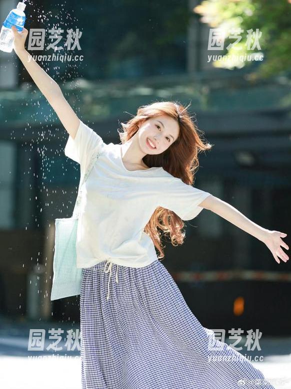 UGirls尤果网 - 高清回忆：顾欣怡用照片捕捉妹妹的甜美笑容.txt
