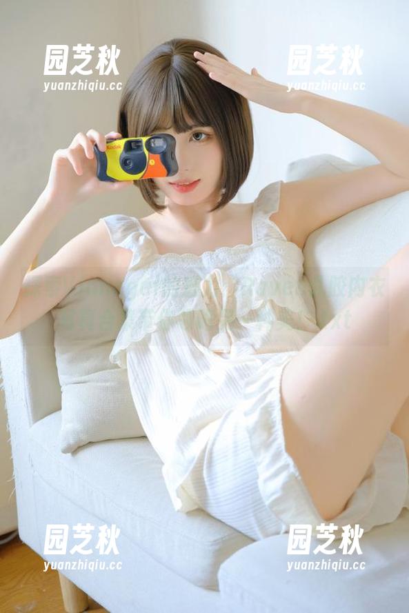探索Vinnegal的魅力：Raven乳胶内衣写真合集带你领略另一种美！.txt