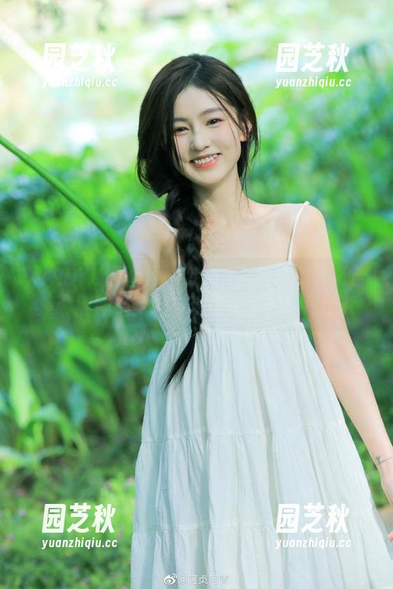 XIAOYU语画界 - 梦心玥白色唯美写真合集：徜徉于梦境与现实交汇的瞬间.txt