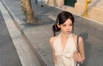 XINGYAN星颜社 – 探索王俪丁呀自拍作品图库，免费下载她的经典写真作品，展现独特风格！.txt