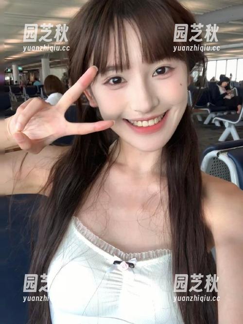 Xiuren秀人网 - 穿越时光，Elise谭晓彤学姐的写真图集唤醒你心底的回忆.txt