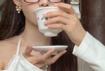 Xiuren秀人网 – 与youOvOyou少女一起穿越青春：美图分享她的梦想与愿望，开启你的少女心旅程！.txt
