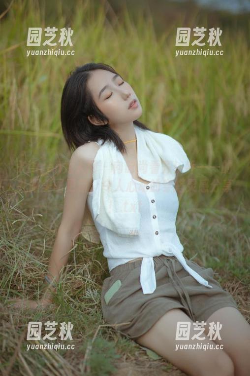 Xiuren秀人网 - 向时尚看齐！乔一一的礼服美图更新，令人心动的穿搭灵感分享！.txt