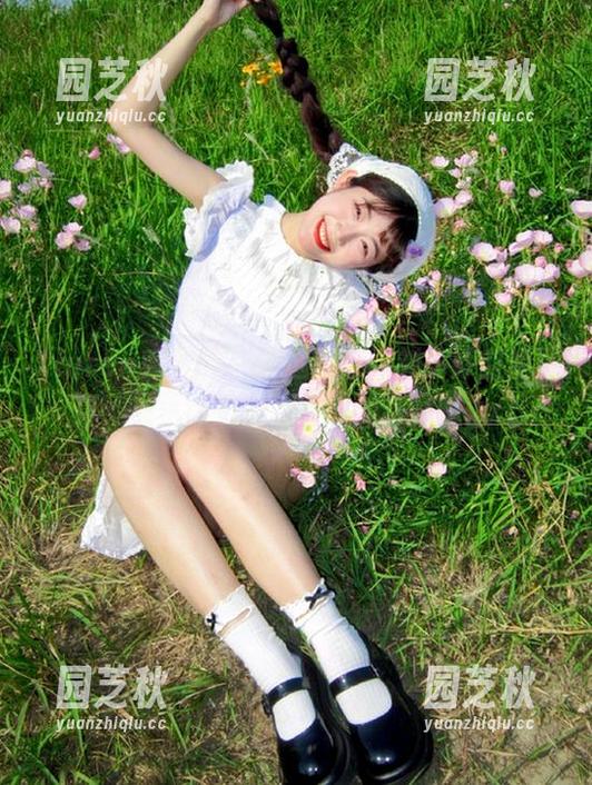 Xiuren秀人网 - 精选图库：刘婷婷空姐写真，展示高空之上的时尚与品味.txt
