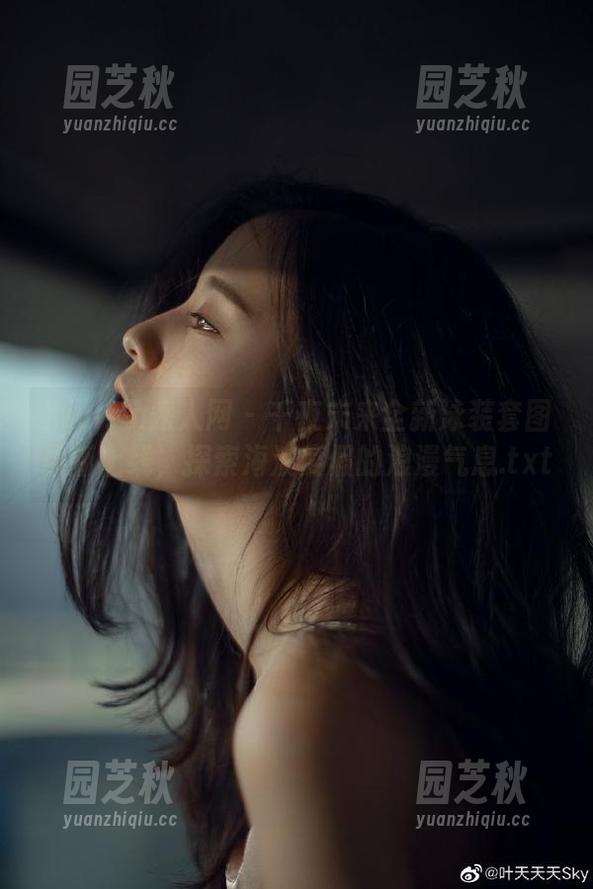Xiuren秀人网 - 千夜未来全新泳装套图最新上线，探索海滨度假的浪漫气息.txt