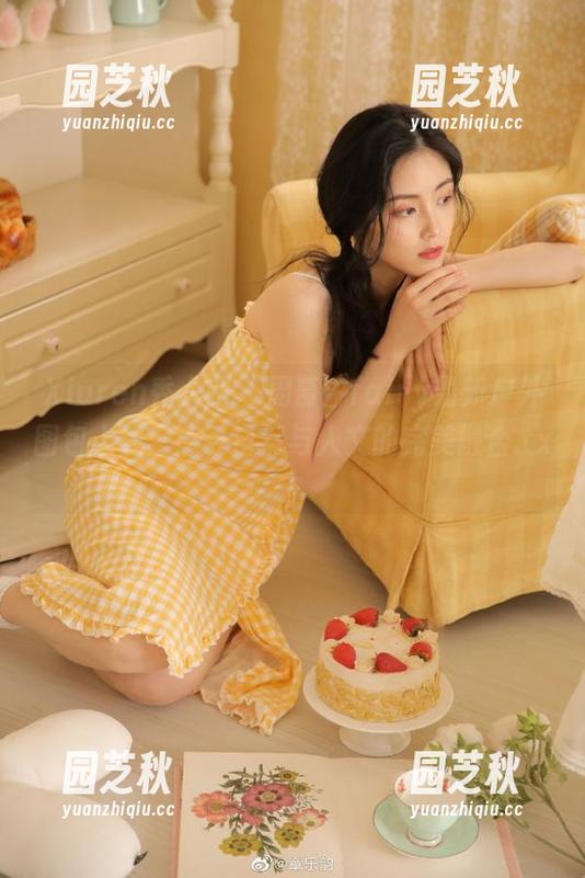 Xiuren秀人网 - 周慕汐fairy最新户外图包上线：感受自然与人文的完美融合.txt