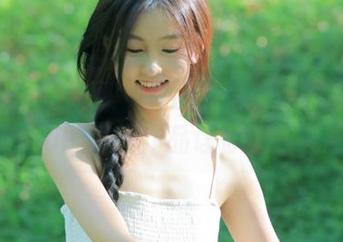 Xiuren秀人网 – 夏日梦幻般的美图，小狐狸Sica的写真作品让你流连忘返.txt