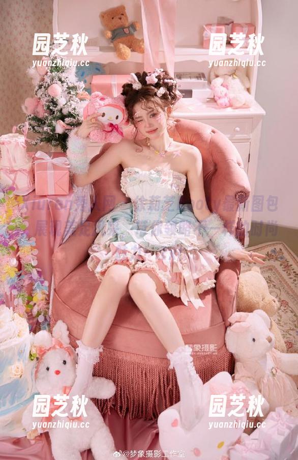 Xiuren秀人网 - 徐莉芝Booty最新图包，展现美足风采，带你领略不一样的时尚魅力！.txt