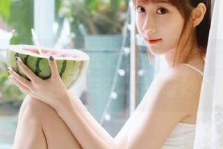 Xiuren秀人网 – 晚苏susu镂空定制写真：带你进入轻奢与艺术的奇妙境界.txt