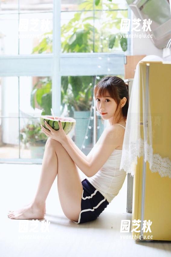 Xiuren秀人网 - 晚苏susu镂空定制写真：带你进入轻奢与艺术的奇妙境界.txt