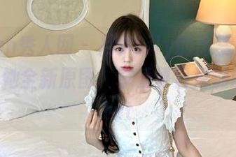 Xiuren秀人网 – 月夕Lily的比基尼季节，观看她全新原图，享受夏日海滩的风情.txt