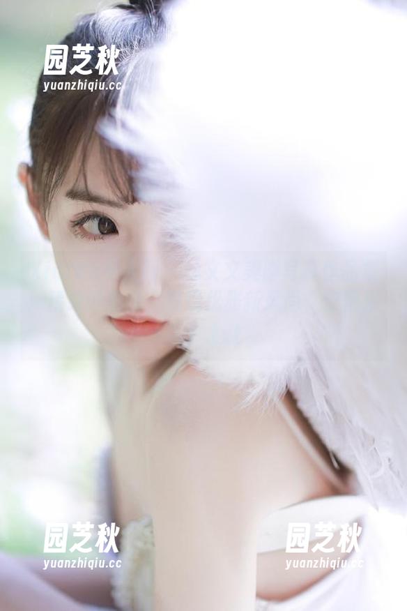 Xiuren秀人网 - 林文文美脚写真作品集：精致的脚步，展现优雅新风尚，惊艳来袭！.txt
