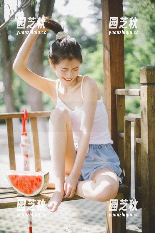 Xiuren秀人网 - 精选最新美图：樱桃小阑子的秘书风格，一秒入画！.txt