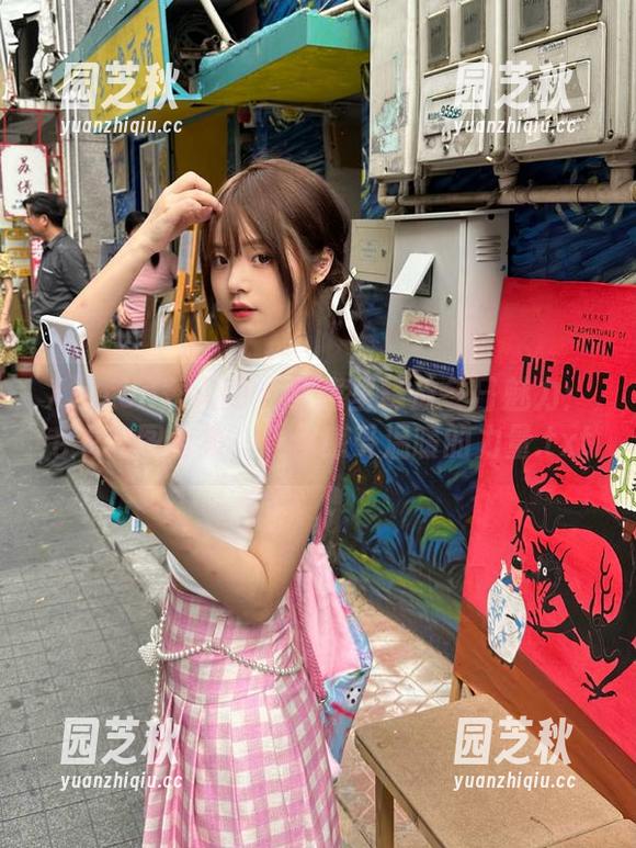Xiuren秀人网 - 爱酱里释放冬日魅力：毛衣套图合集，让你感受温暖的力量.txt